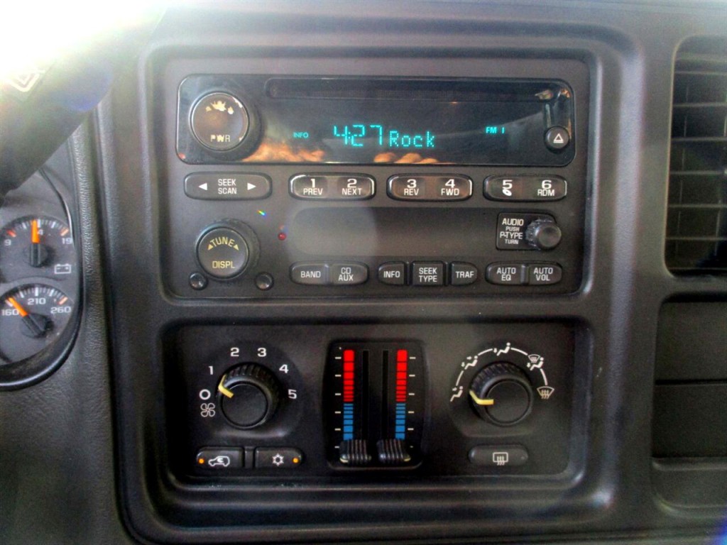 2004 Chevrolet Silverado 1500 Image 14