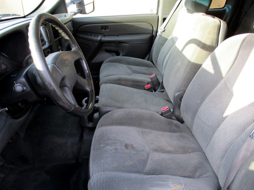 2004 Chevrolet Silverado 1500 Image 15