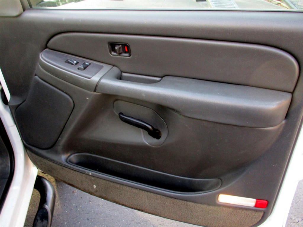 2004 Chevrolet Silverado 1500 Image 22