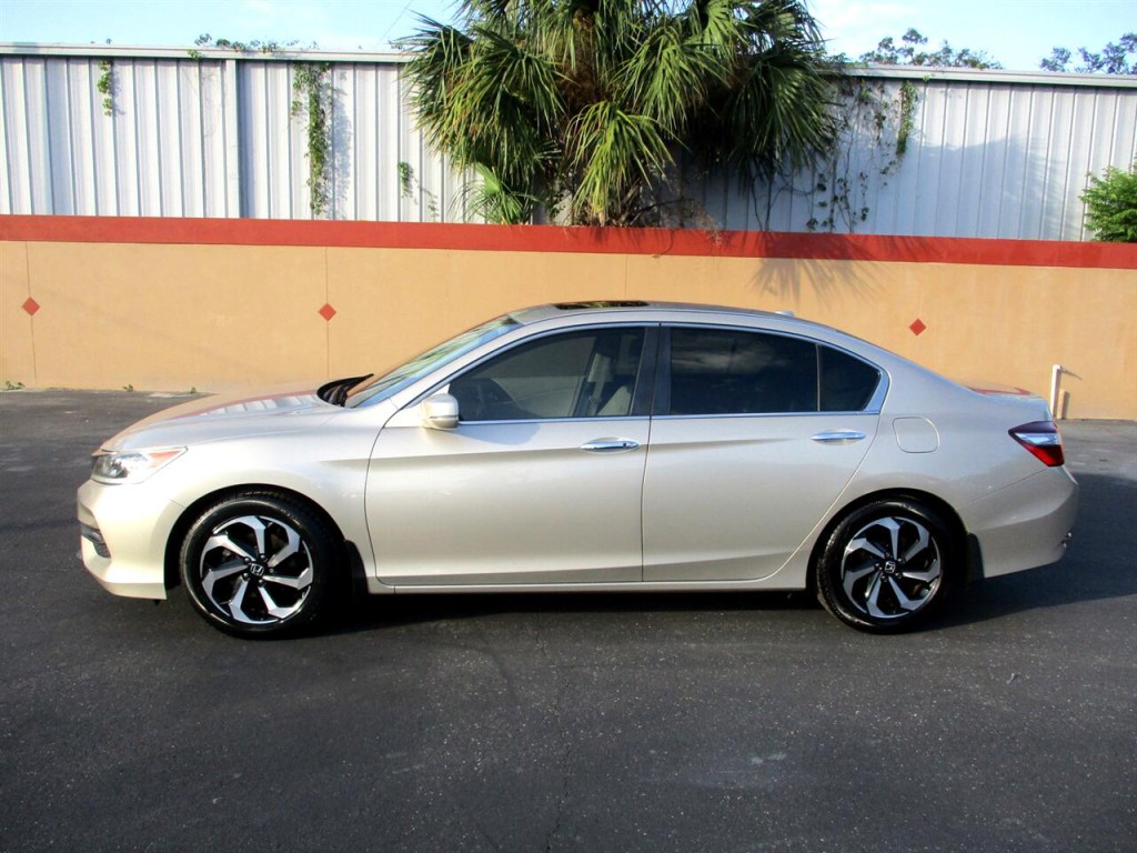 2016 Honda Accord Image 2