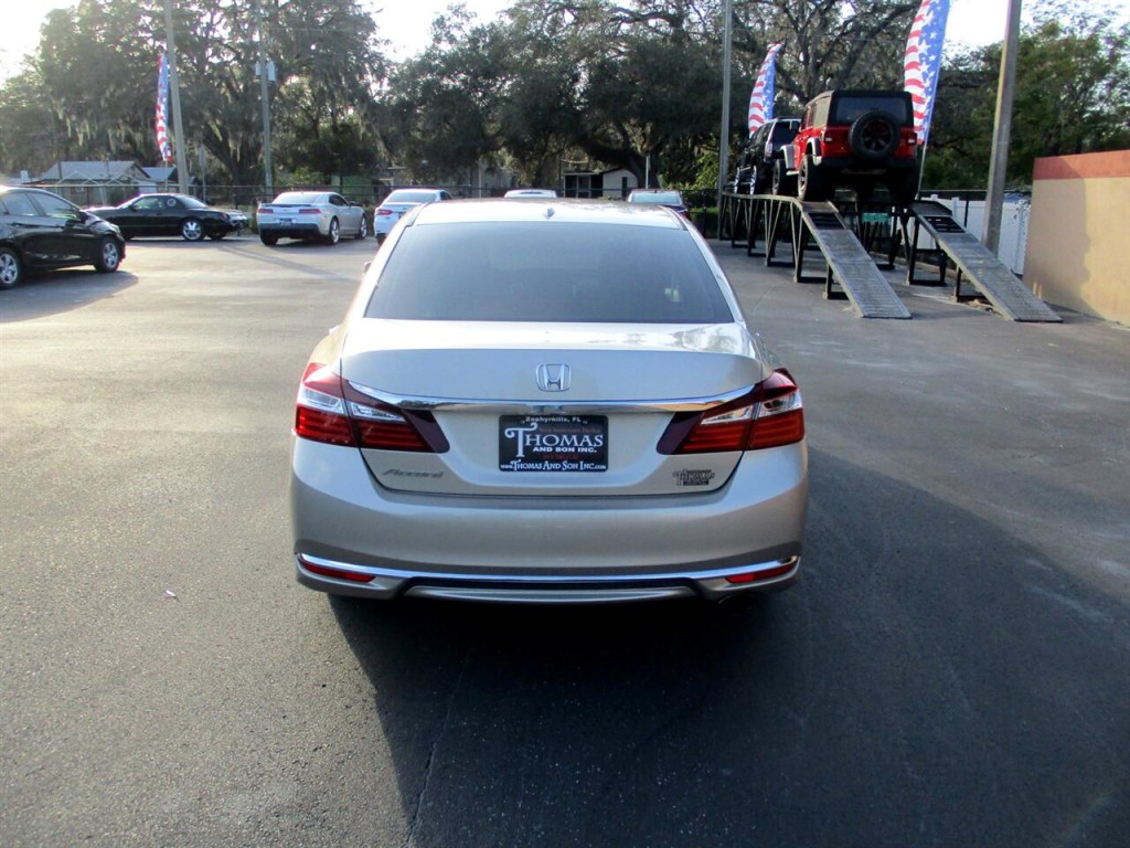 2016 Honda Accord Image 4