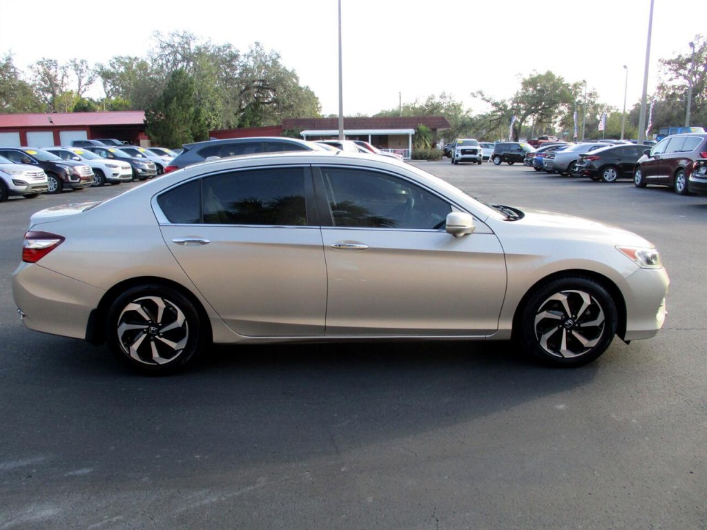 2016 Honda Accord Image 6