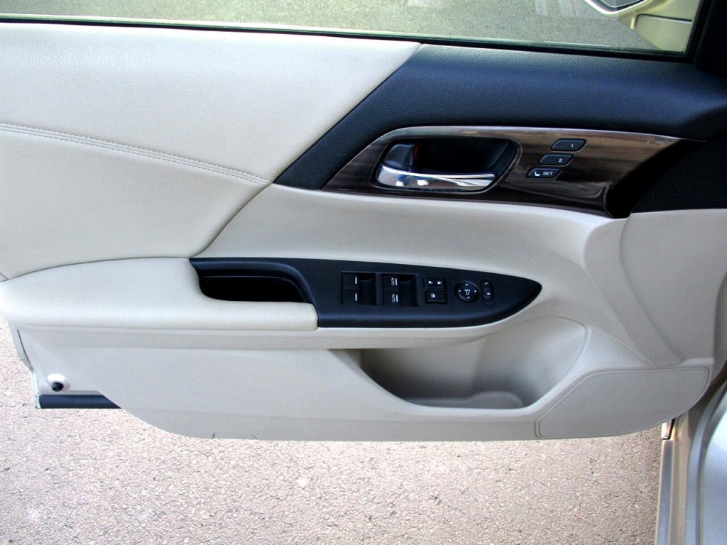 2016 Honda Accord Image 11
