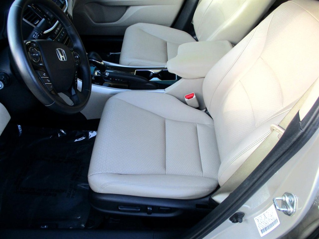 2016 Honda Accord Image 12