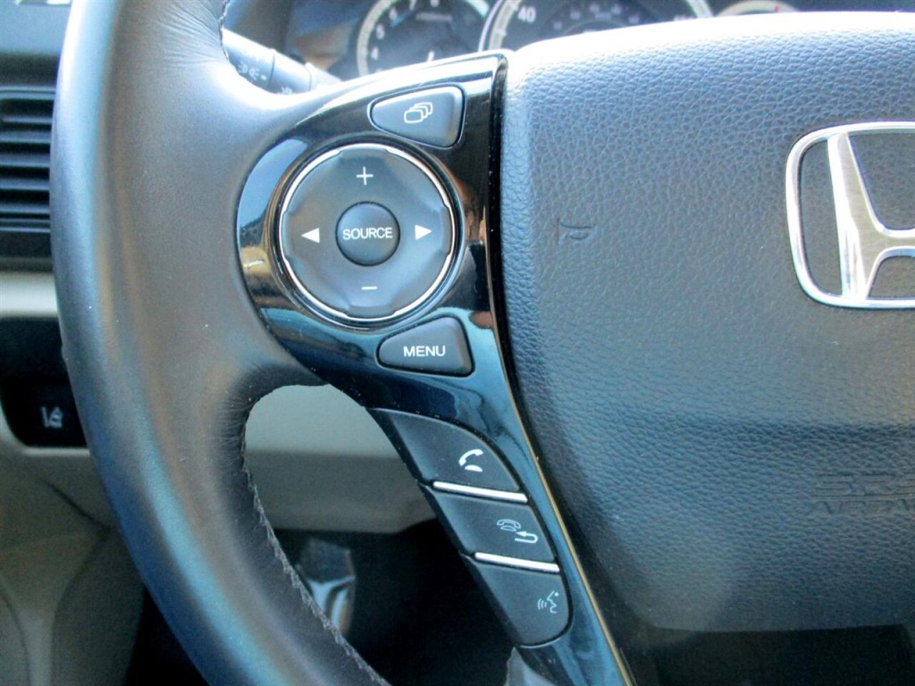 2016 Honda Accord Image 16
