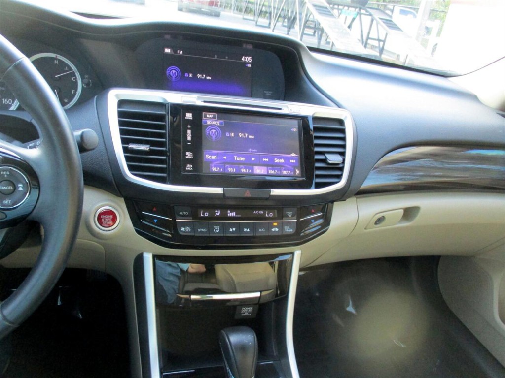 2016 Honda Accord Image 19