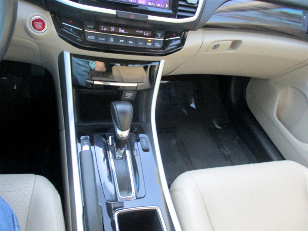 2016 Honda Accord Image 20