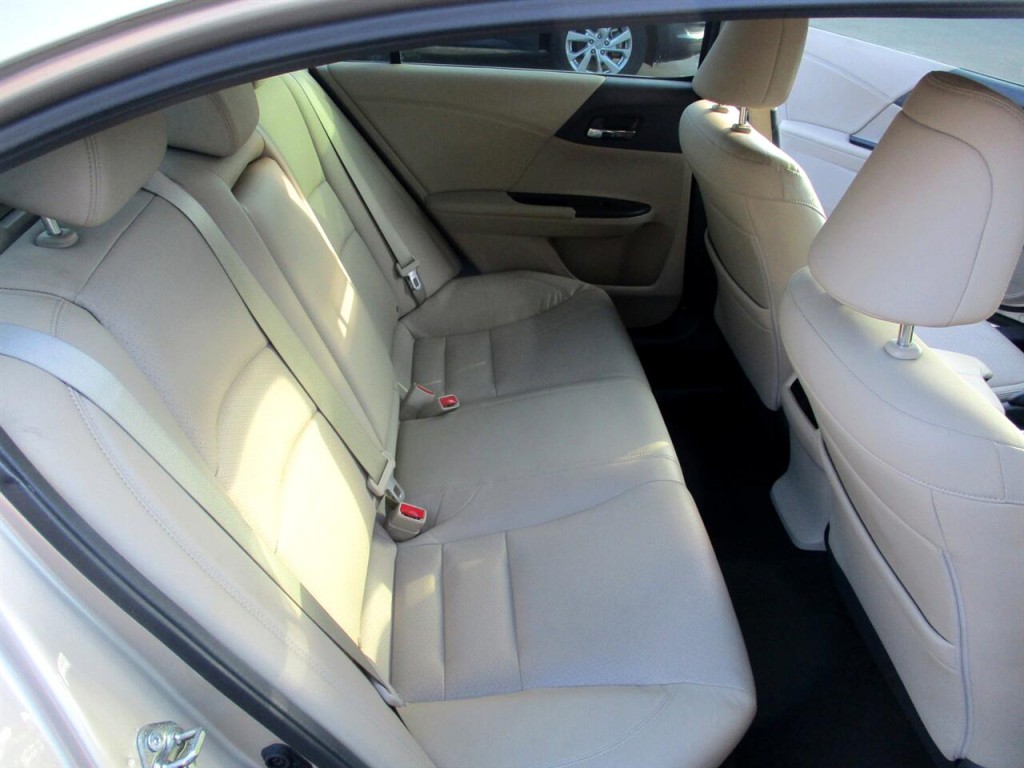 2016 Honda Accord Image 23