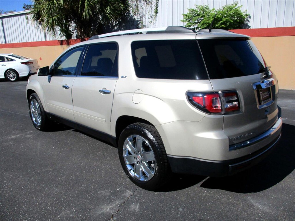 2017 GMC Acadia Image 3