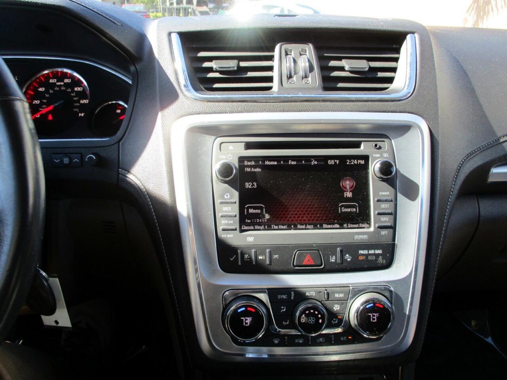 2017 GMC Acadia Image 16
