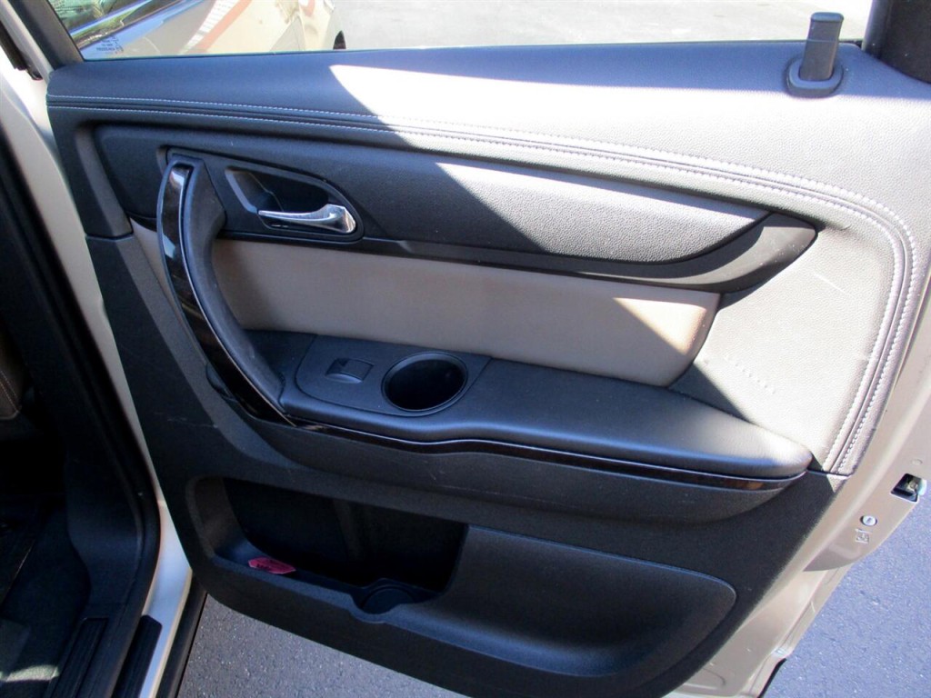 2017 GMC Acadia Image 25
