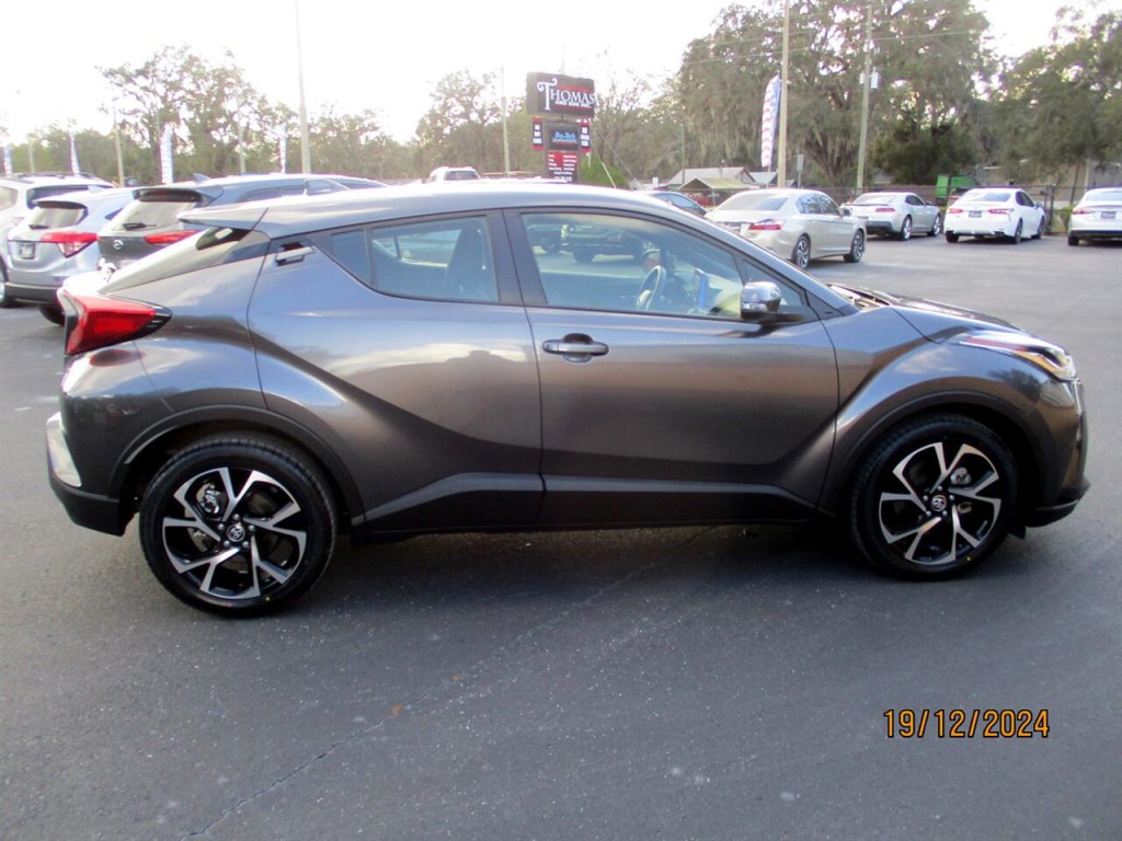 2021 Toyota C-HR Image 6