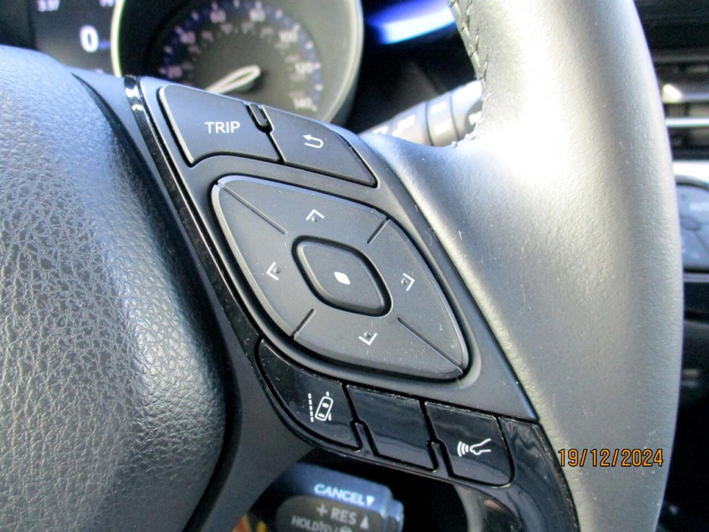 2021 Toyota C-HR Image 13
