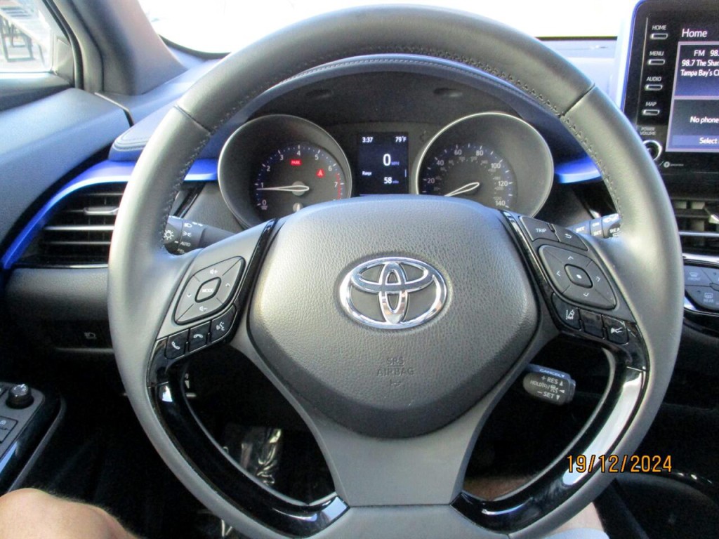2021 Toyota C-HR Image 15