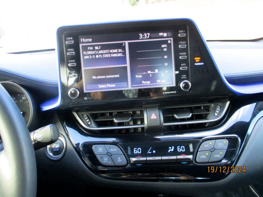 2021 Toyota C-HR Image 17