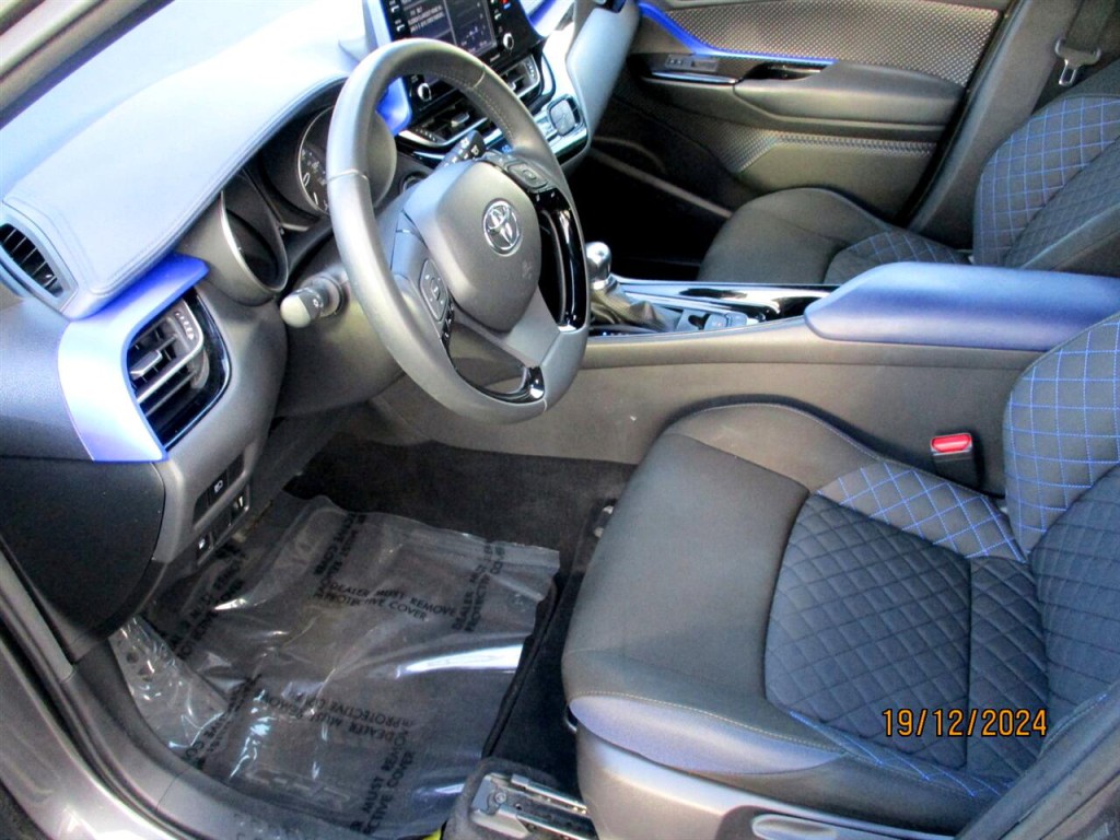 2021 Toyota C-HR Image 18