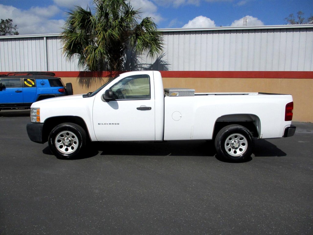 2011 Chevrolet Silverado 1500 Image 2