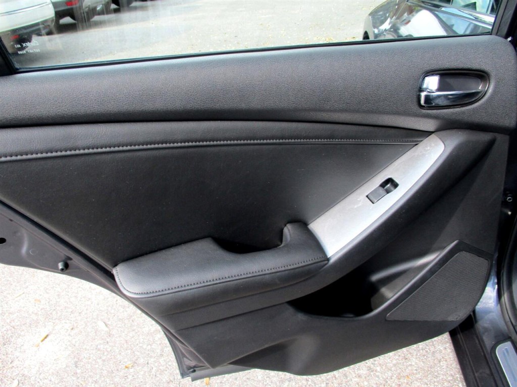 2012 Nissan Altima Image 21