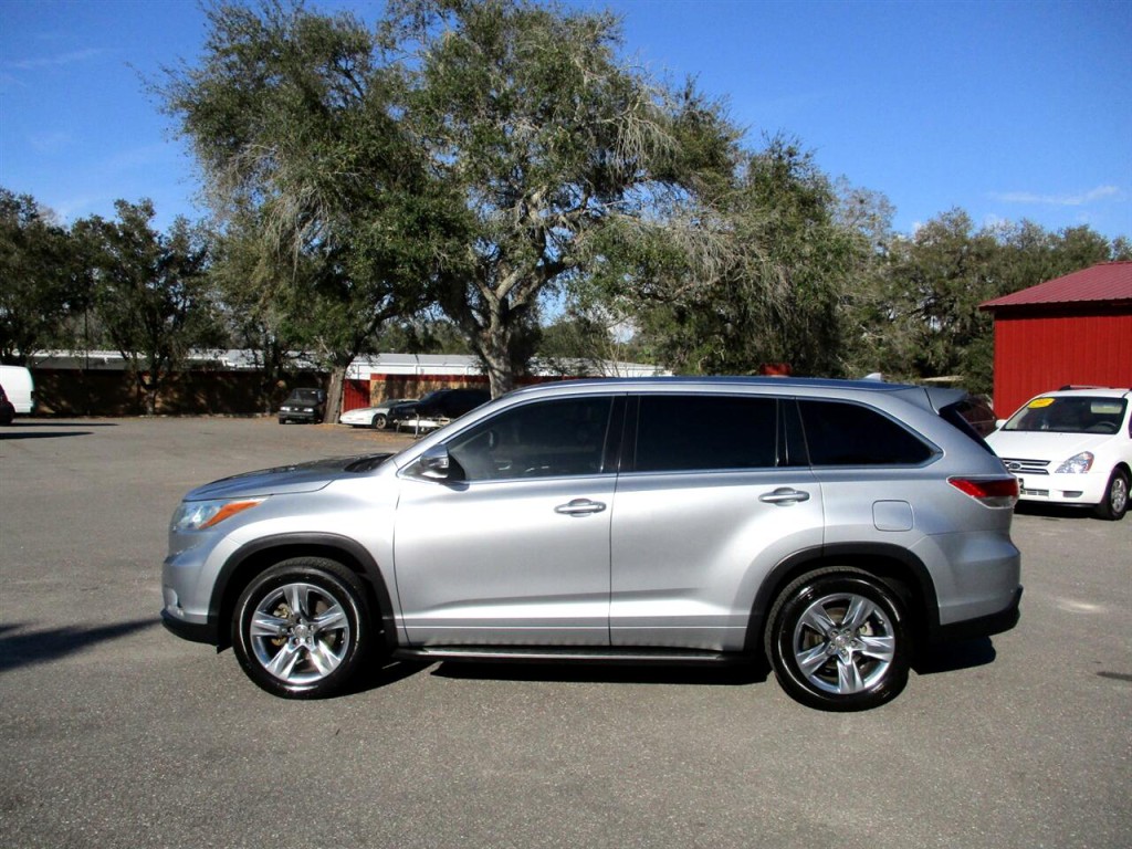 2015 Toyota Highlander Image 2