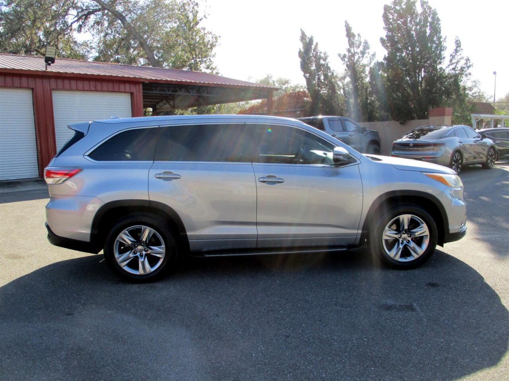 2015 Toyota Highlander Image 6