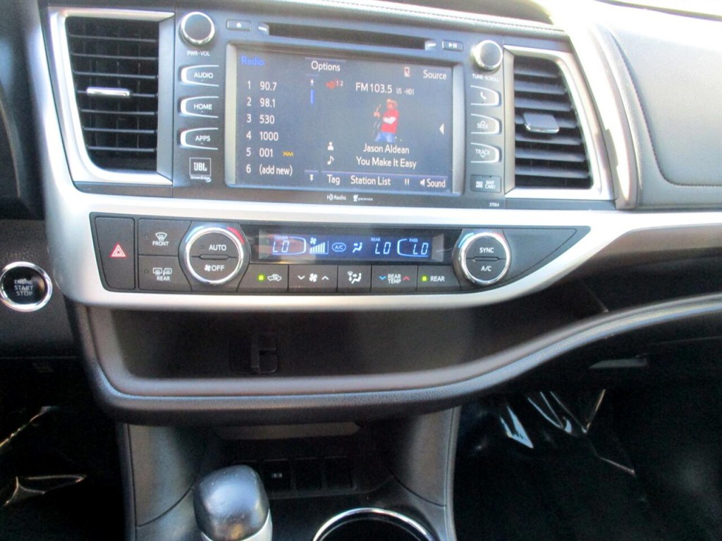 2015 Toyota Highlander Image 17
