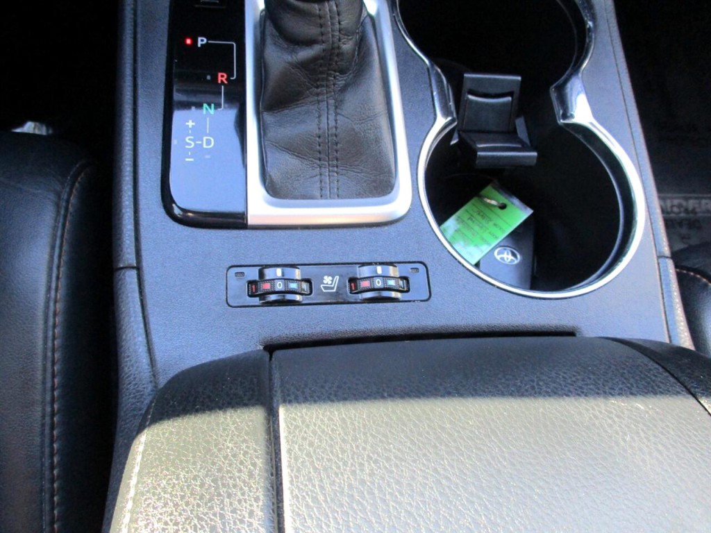 2015 Toyota Highlander Image 18