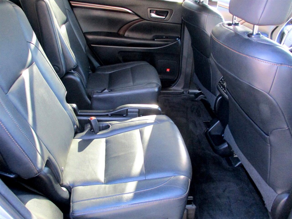 2015 Toyota Highlander Image 24