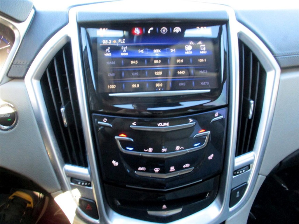 2016 Cadillac SRX Image 16