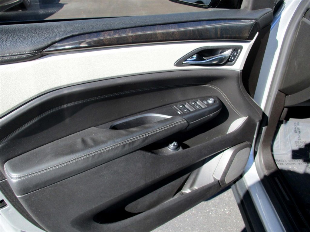 2016 Cadillac SRX Image 18