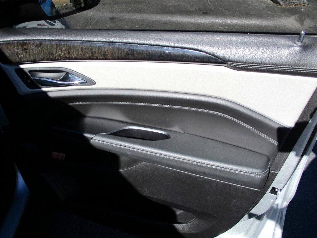2016 Cadillac SRX Image 25