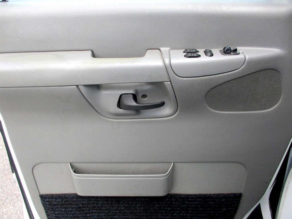 1997 Ford Econoline Image 10
