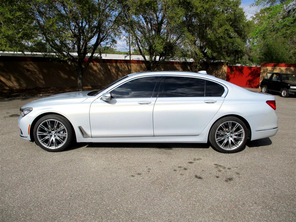 2018 BMW 7 Series Image 2