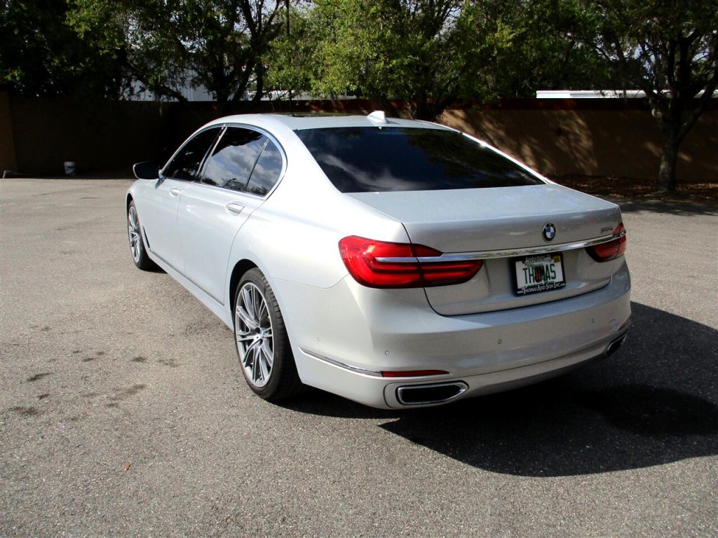2018 BMW 7 Series Image 3