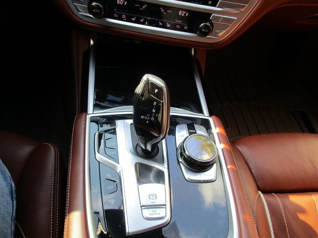 2018 BMW 7 Series Image 18