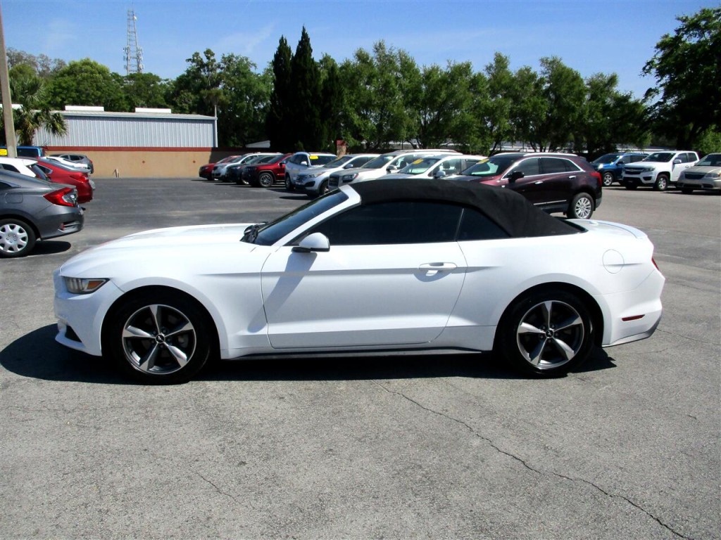 2016 Ford Mustang Image 2