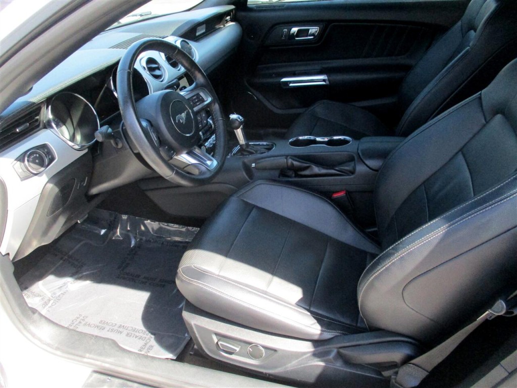 2016 Ford Mustang Image 18