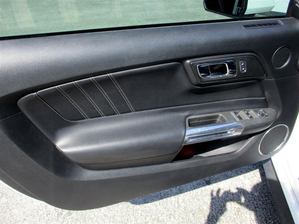 2016 Ford Mustang Image 19