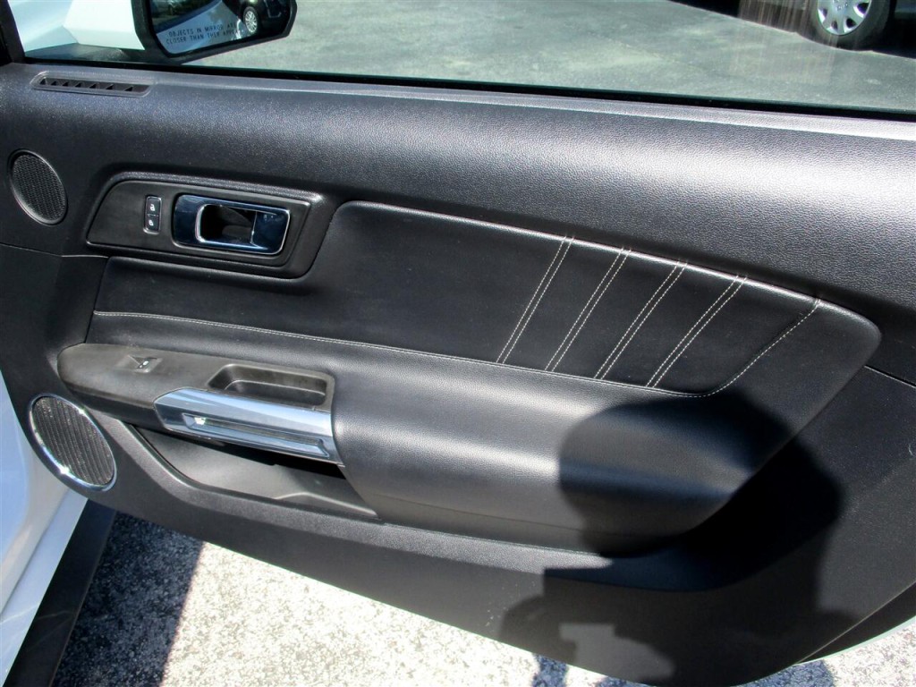2016 Ford Mustang Image 23