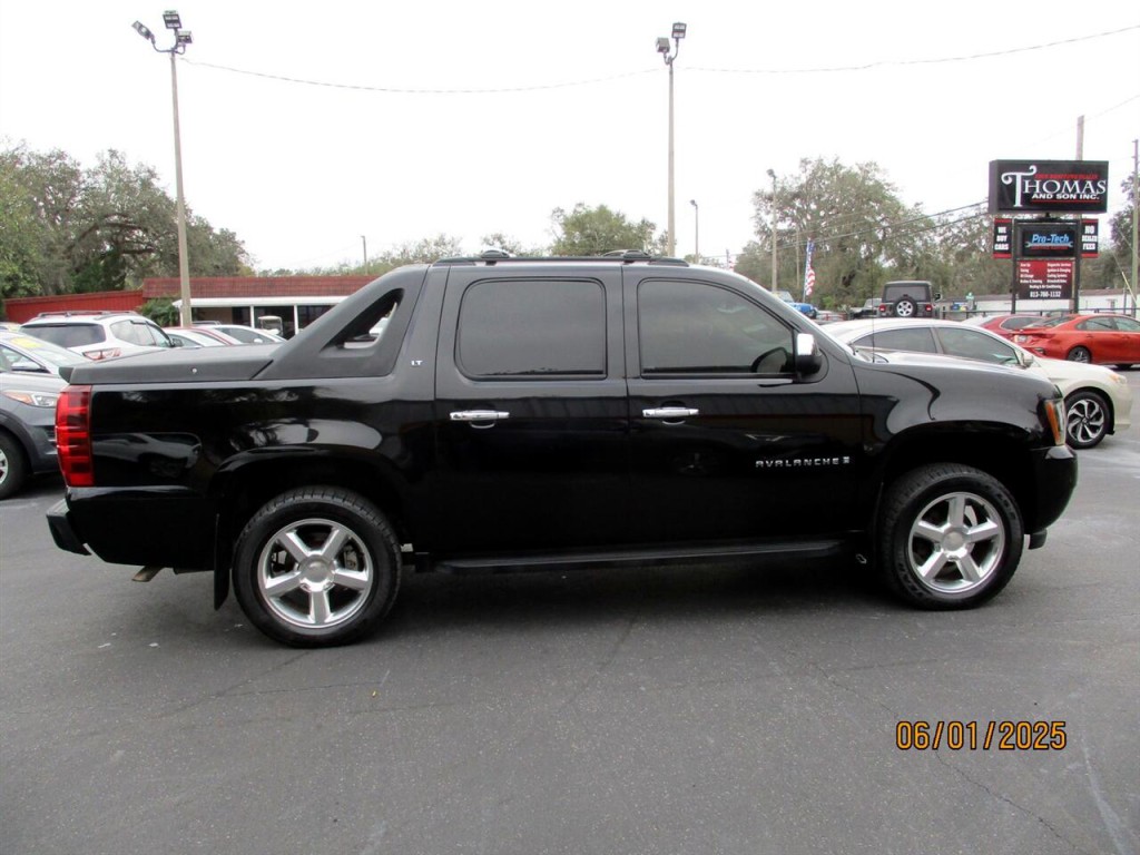 2009 Chevrolet Avalanche Image 6