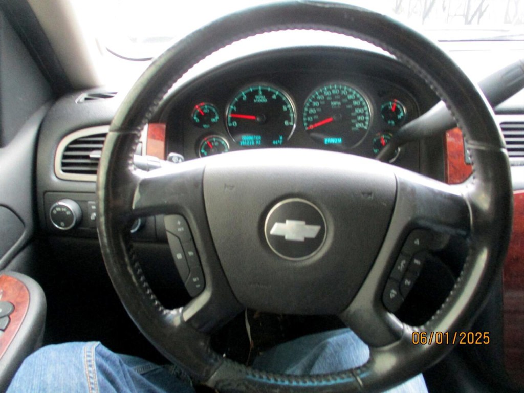 2009 Chevrolet Avalanche Image 16