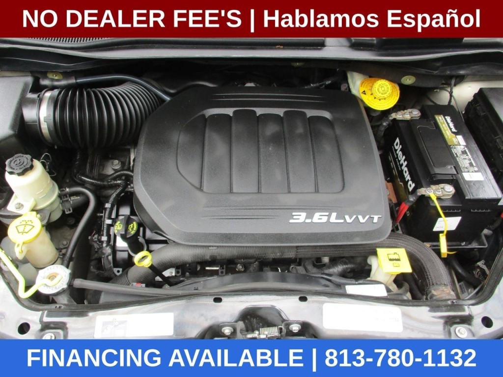 2015 Chrysler Town & Country Image 10