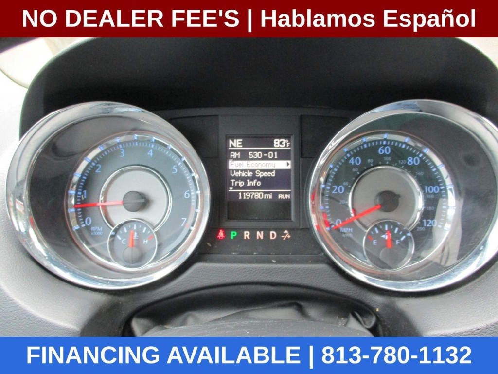 2015 Chrysler Town & Country Image 12