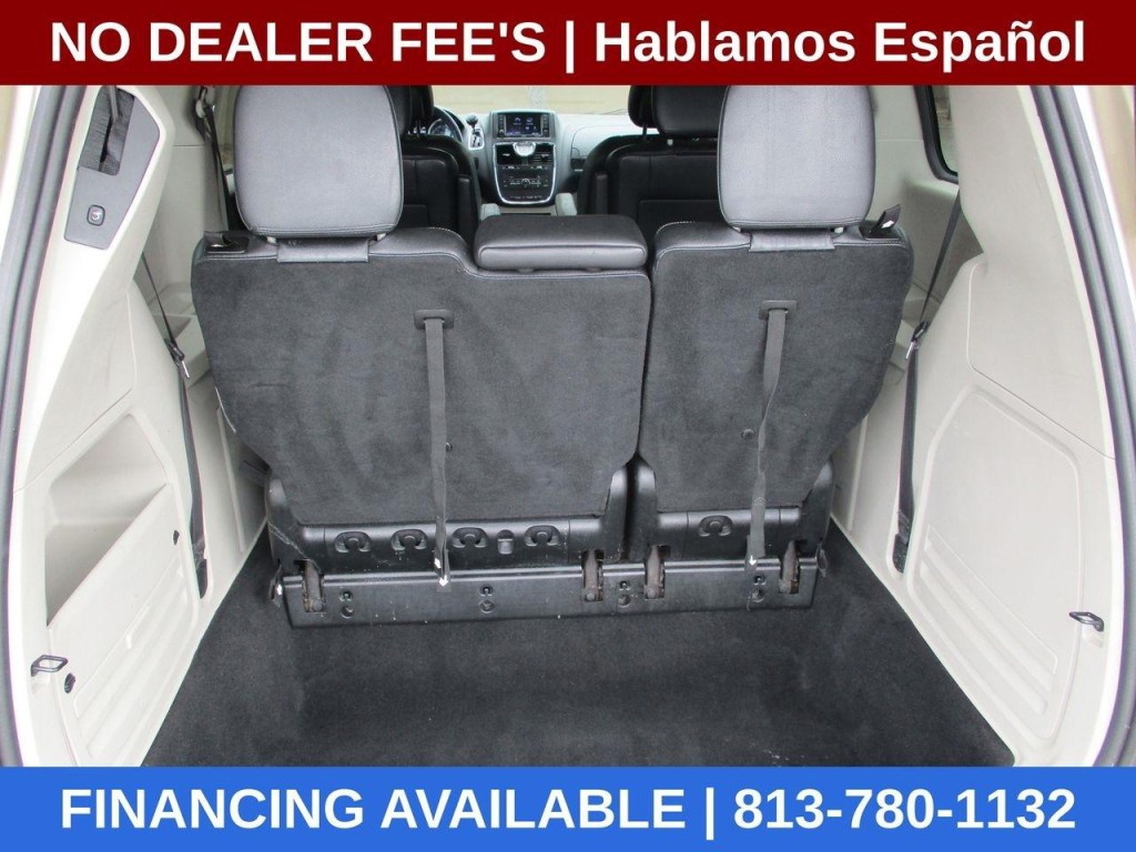 2015 Chrysler Town & Country Image 23