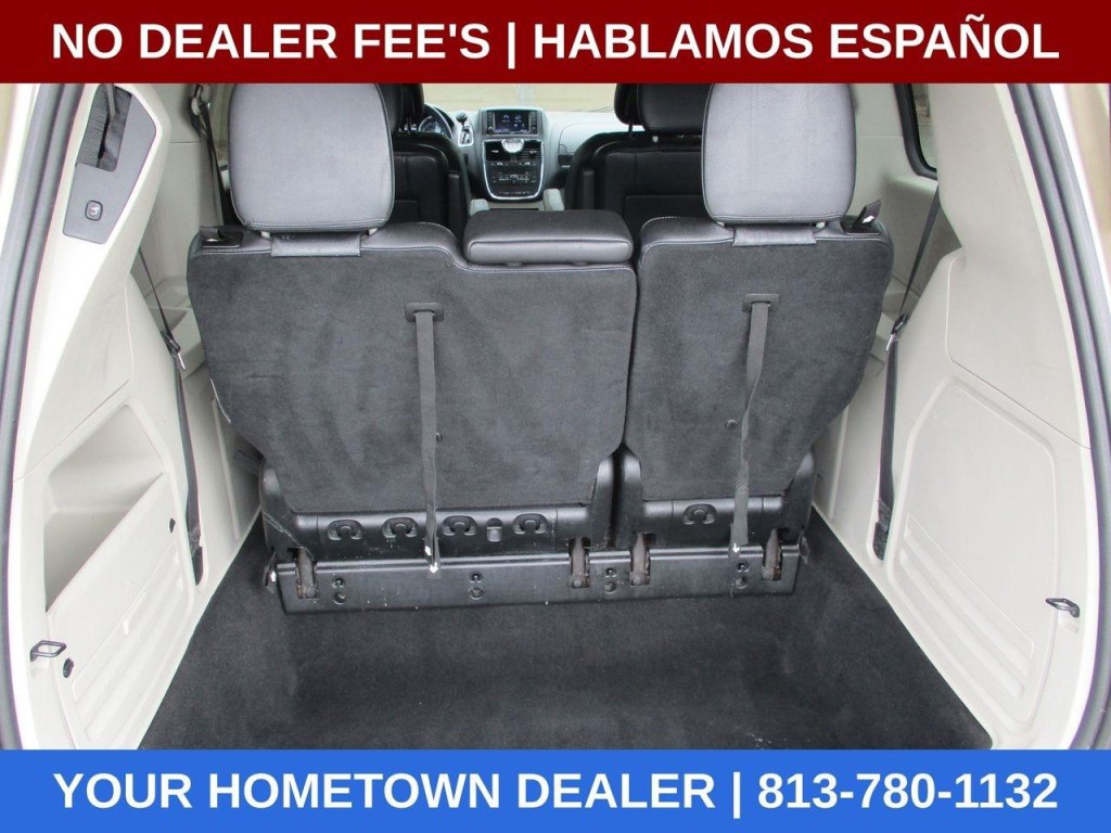 2015 Chrysler Town & Country Image 22