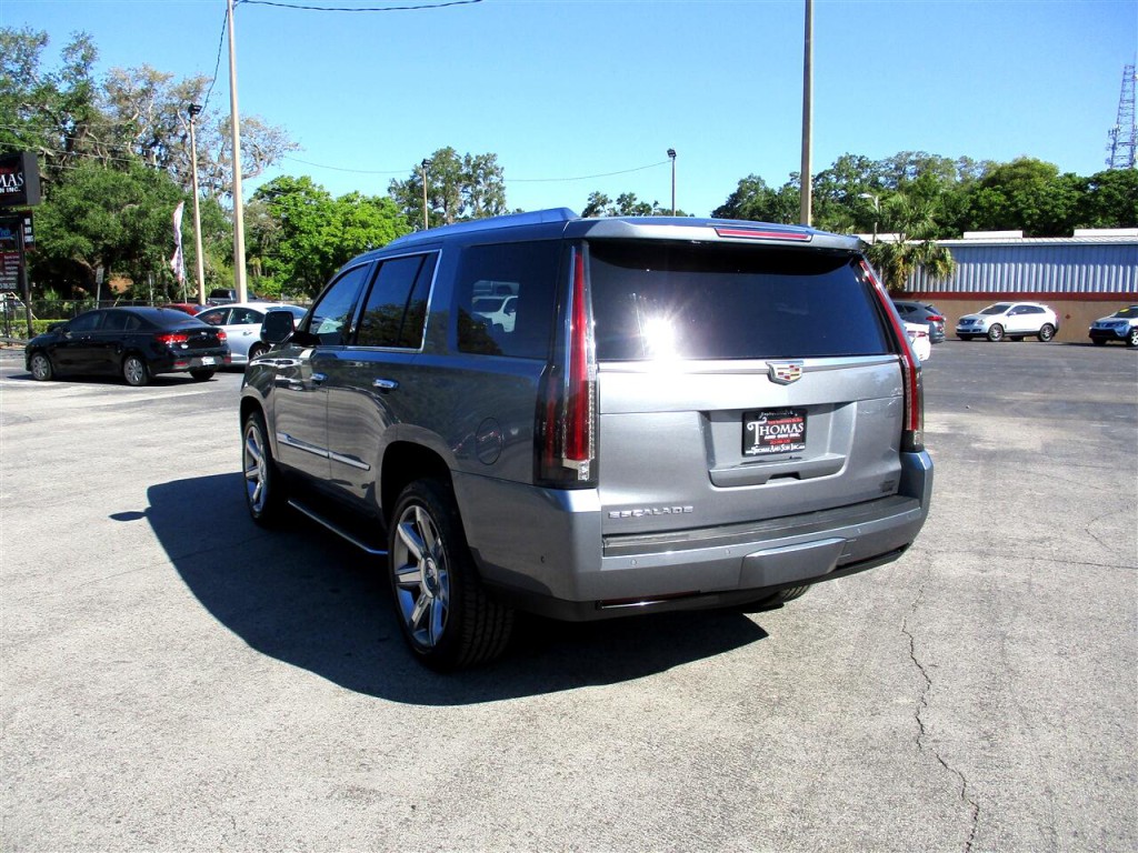 2018 Cadillac Escalade Image 3