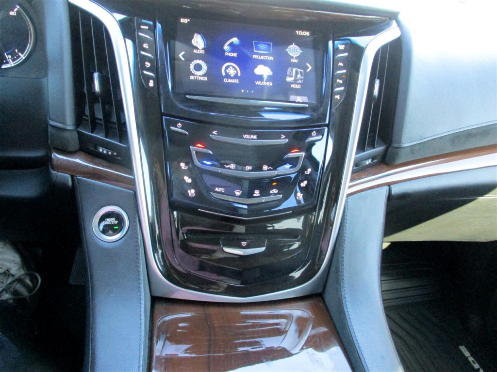2018 Cadillac Escalade Image 19