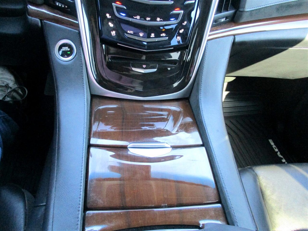 2018 Cadillac Escalade Image 20