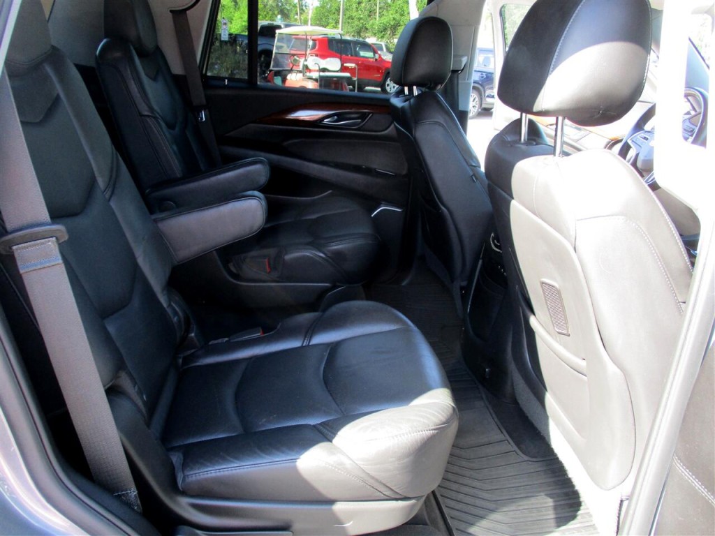 2018 Cadillac Escalade Image 24