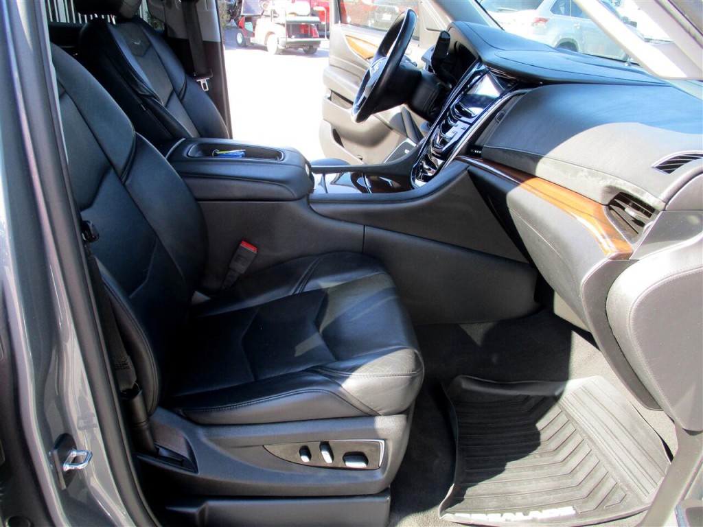 2018 Cadillac Escalade Image 25