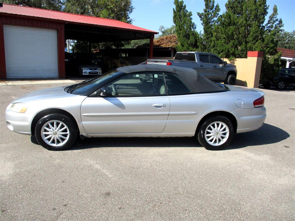 2003 Chrysler Sebring Image 2